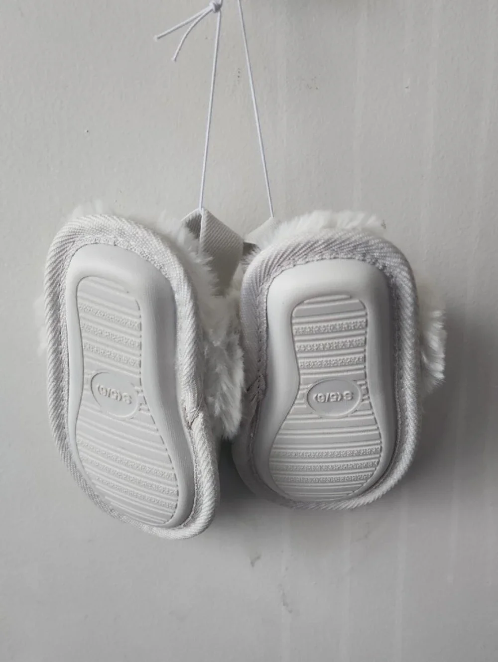 Cat & Jack Silver Metallic Slip-On Slippers with White Faux Fur Trim